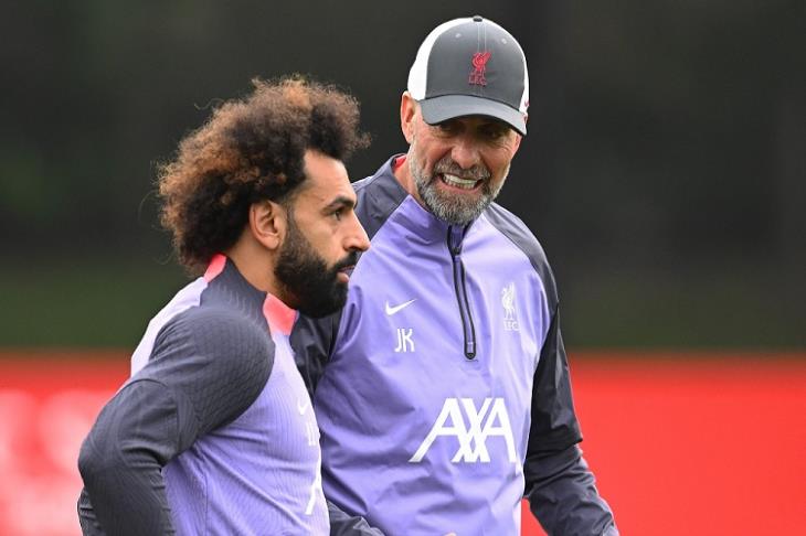 محمد صلاح يوقع على عقود انتقاله إلى الاتحاد السعودي