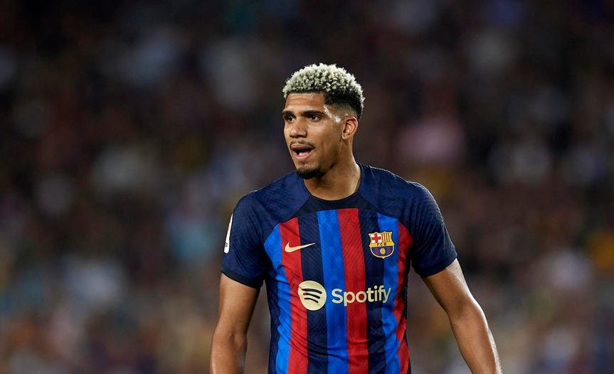 بايرن ميونخ يغري برشلونة بعرض خيالي من أجل أراخو