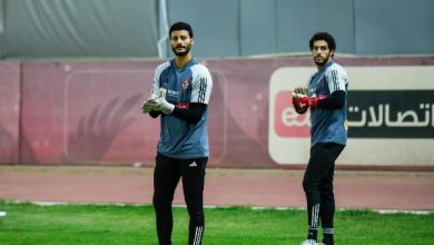 الأهلي يضحي بحارس مرمى الفريق بسبب الشناوي وشوبير