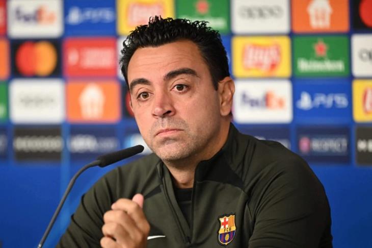 برشلونة يحبط تشافي بخصوص تعاقدات الفريق الصيفية
