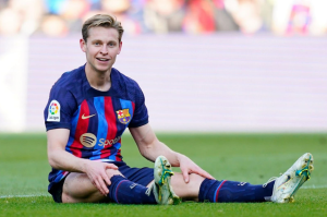 برشلونة يعلن حجم إصابة دي يونج في مباراة ريال مدريد وتحديد مدة غيابه عن المباريات