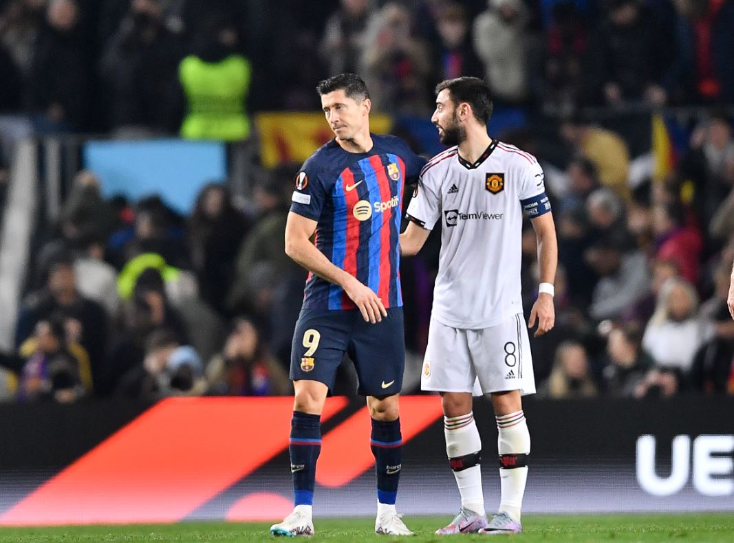 برشلونة ينافس مانشستر يونايتد في سباق التعاقد مع جوهرة الدوري الألماني