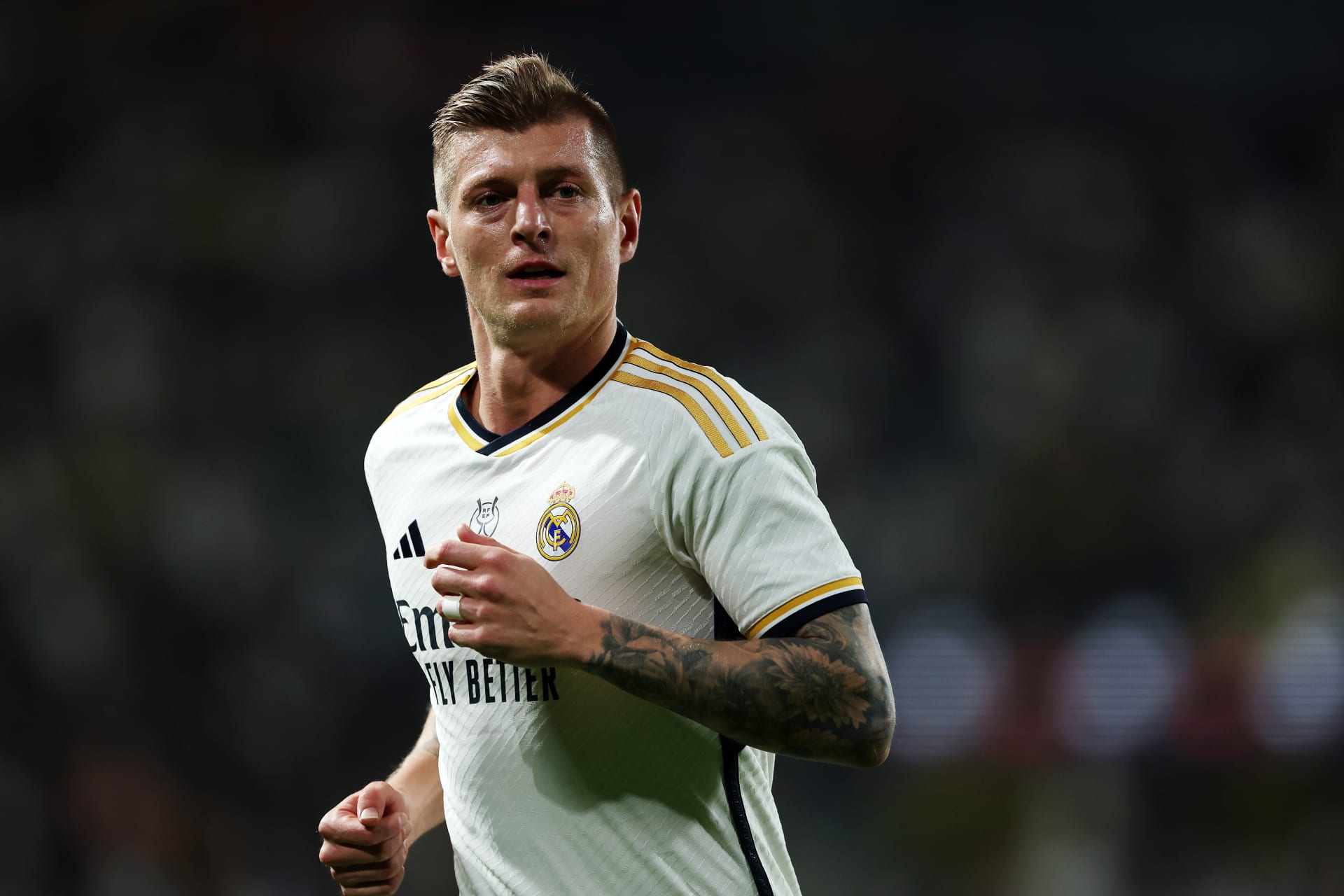توني كروس يثير قلق جماهير ريال مدريد بعد التأهل إلى نصف نهائي دوري أبطال أوروبا