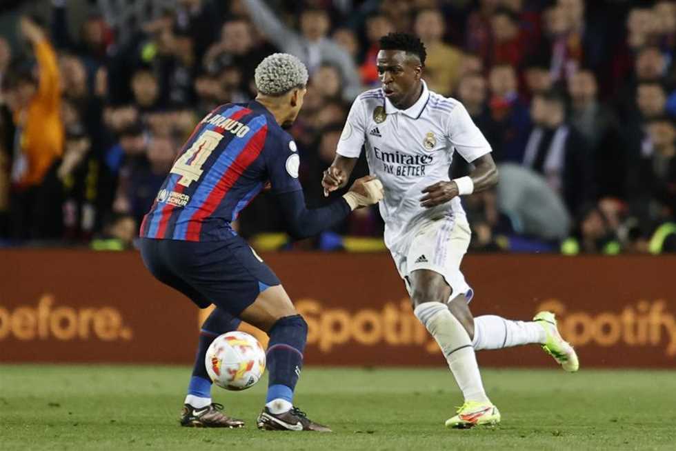 رئيس برشلونة يطالب بإعادة مباراة الكلاسيكو أمام ريال مدريد