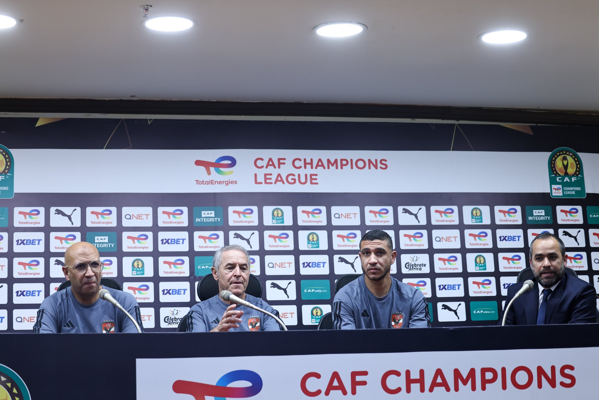 كولر يراوغ مازيمبي بخصوص موقف إمام عاشور والشناوي من مباراة العودة