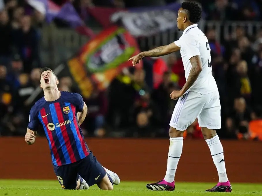 مهاجم برشلونة يتمنى خسارة ريال مدريد أمام بايرن ميونخ