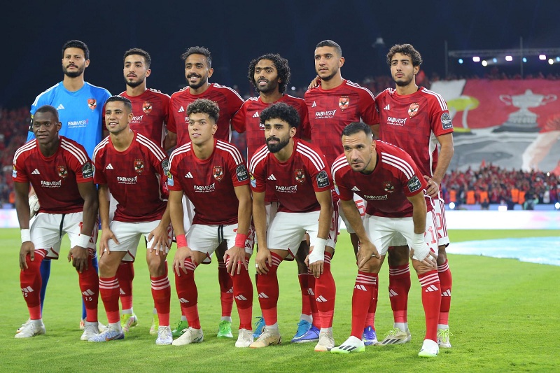 لتجنب الإيقاف قبل مواجهة الزمالك.. كولر يحذر ثلاثي الأهلي من الإنذار الثالث أمام الداخلية